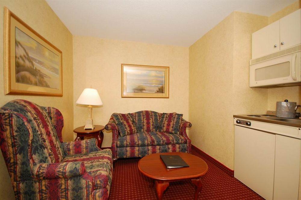 Best Western Plus, The At Hotel